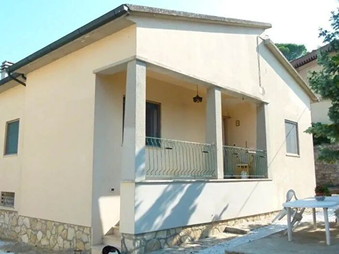 Casa quadrilocale in vendita in Crespina Lorenzana
