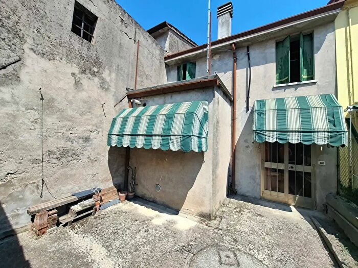 Casa trilocale in vendita in Via Bernardo Cezza a, Rovigo