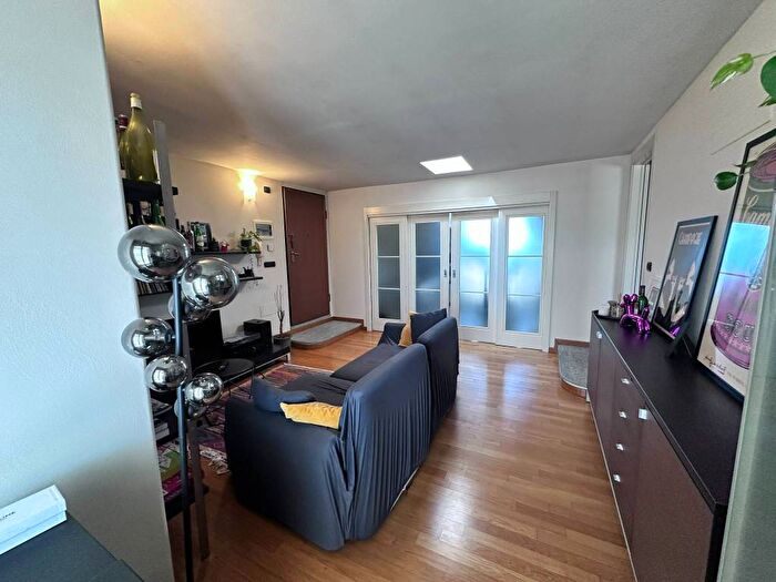 Casa trilocale in affitto in Via Vittorio Emanuele, Centro, Alba