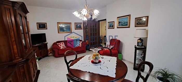 Appartamento con 5 locali in vendita in Livorno