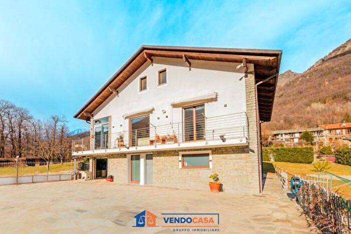 Casa con 6 locali in vendita in Corso Jacopo Lombardini, Torre Pellice