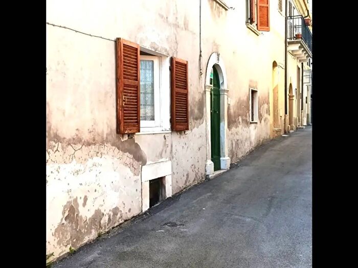 Casa con 6 locali in vendita in Via Felice di Nicolantonio, Torre De Passeri