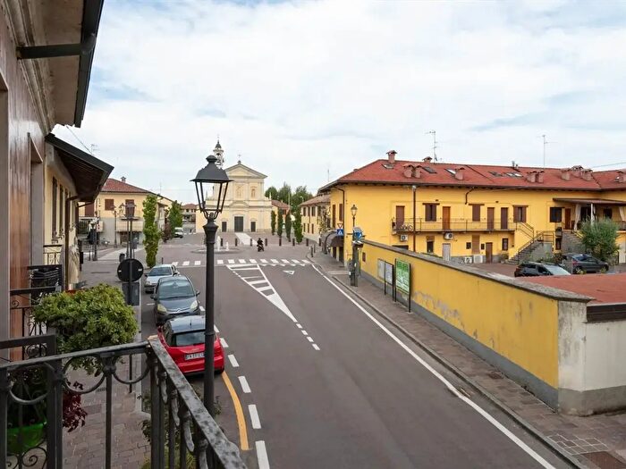 Case in Vendita e in Affitto - 2