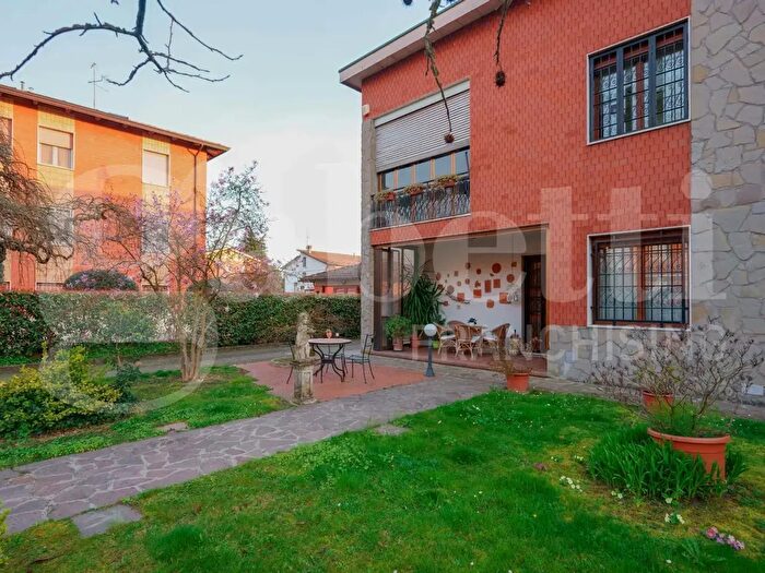 Case in Vendita e in Affitto - 2