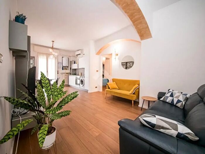 Appartamento trilocale in vendita in Via Accademia, Milano