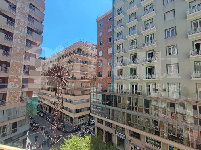 Appartamento quadrilocale in vendita in Via Stendhal, Napoli