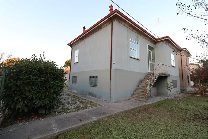 Casa con 6 locali in vendita in Argenta