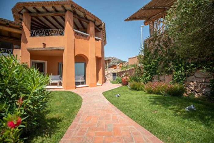 Casa trilocale in vendita in Via LI Scali, Arzachena