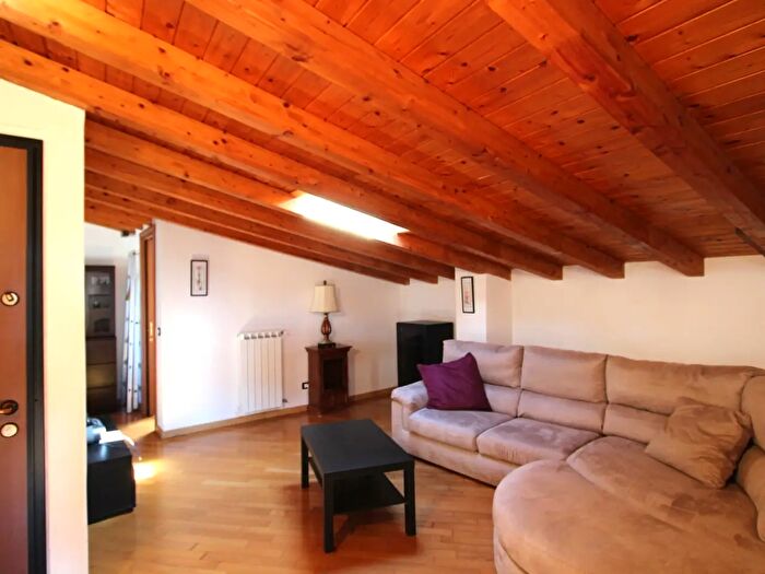 Appartamento trilocale in affitto in Uscio