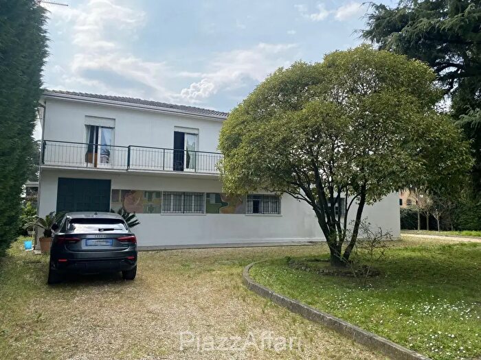 Casa con 5 locali in vendita in Via Carducci, Cona