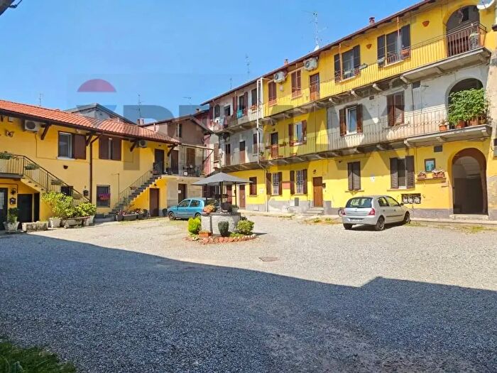 Appartamento bilocale in vendita in Via Luigi Cadorna, Bulgarograsso