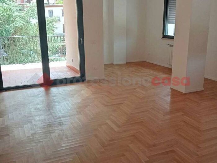 Appartamento con 6 locali in affitto in Via Valeria snc, Centro, Carsoli