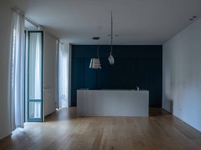 Appartamento quadrilocale in affitto in Via Paolo Lomazzo, Paolo Sarpi, Milano