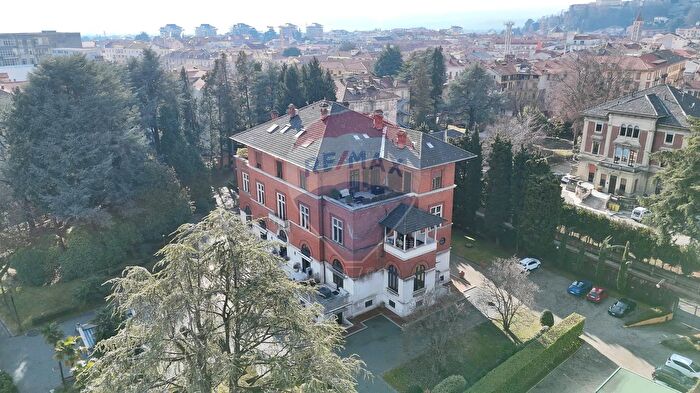 Appartamento con 7 locali in vendita in Via Marconi, Biella