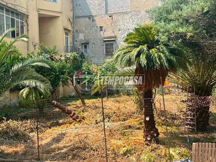 Appartamento quadrilocale in affitto in Napoli