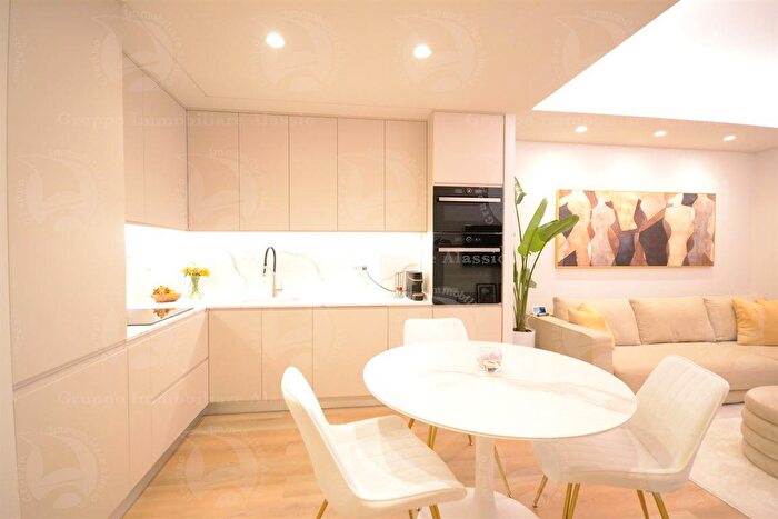 Appartamento quadrilocale in vendita in Via Roma, Alassio