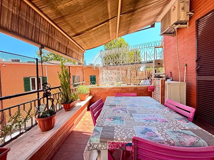 Appartamento bilocale in vendita in Via Bibbona, Roma