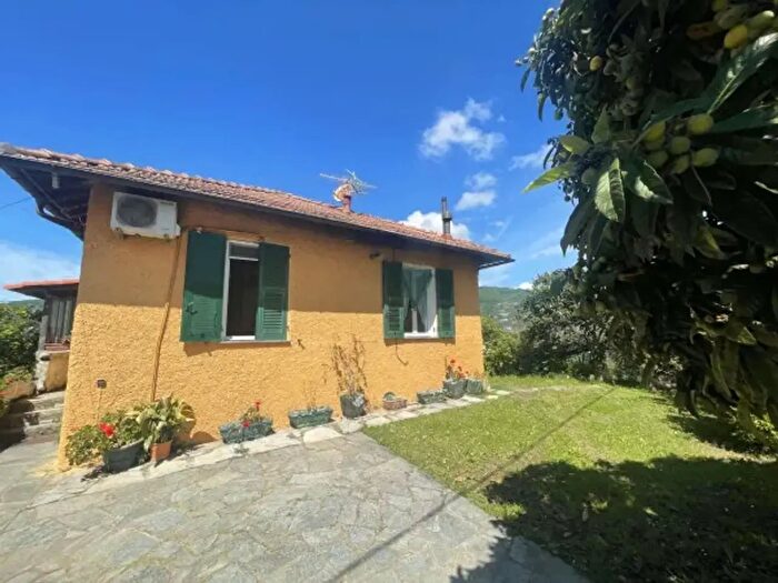 Casa con 6 locali in vendita in Rapallo