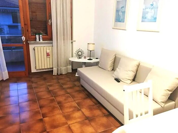Appartamento quadrilocale in affitto in Elle Pinete, Massa