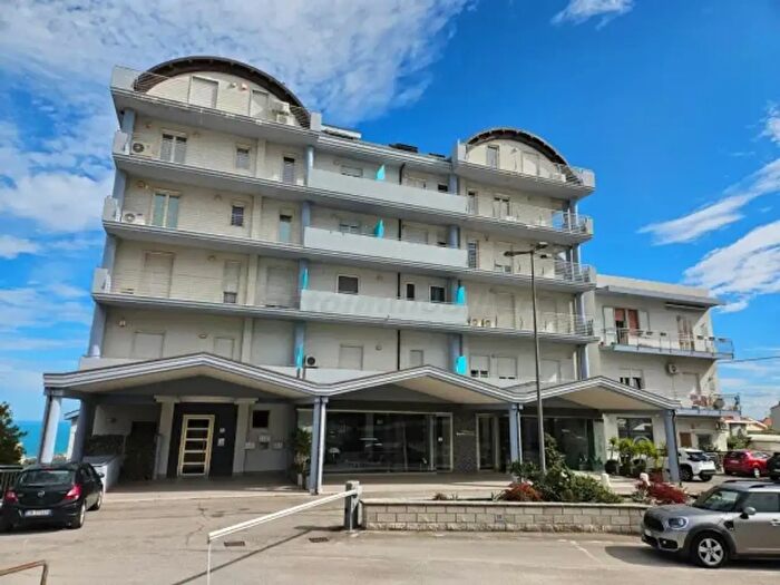 Appartamento con 5 locali in vendita in Via Luigi Cardone, Vasto
