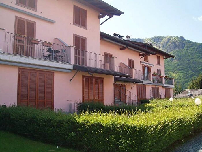 Appartamento quadrilocale in affitto in Viale Delle Grigne, Cassina Valsassina