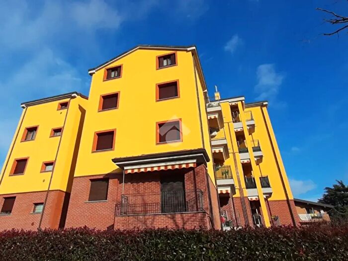 Appartamento trilocale in vendita in Via Martiri di Marzabotto, Senago