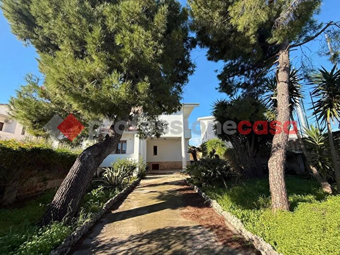 Casa con 7 locali in vendita in Via Sorani, Manduria