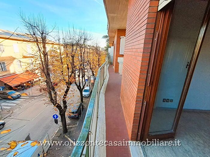 Appartamento con 5 locali in vendita in Ascoli Piceno