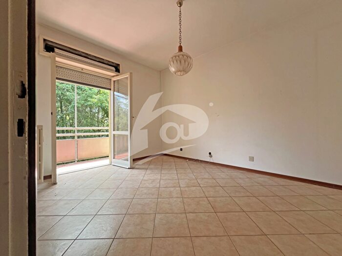 Appartamento quadrilocale in vendita in Via Verbano, Leggiuno