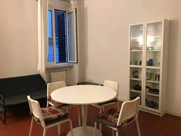 Appartamento quadrilocale in affitto in Via Faenza, Firenze