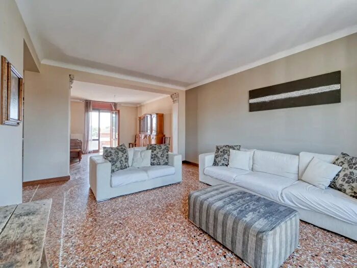 Appartamento con 5 locali in vendita in Via Montericco, Padova