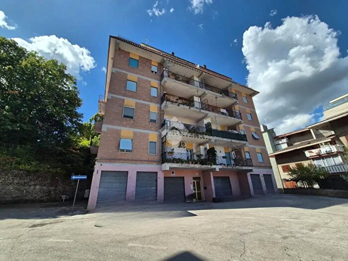 Appartamento quadrilocale in vendita in Via della Libertà, Montelanico