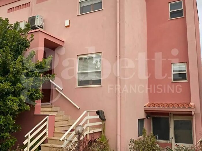Casa quadrilocale in vendita in Via Verga, Oristano