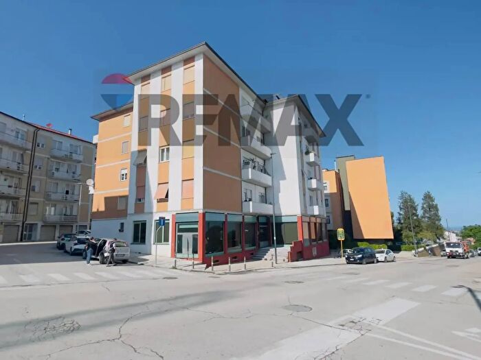 Appartamento quadrilocale in vendita in Via Anselmini, Recanati