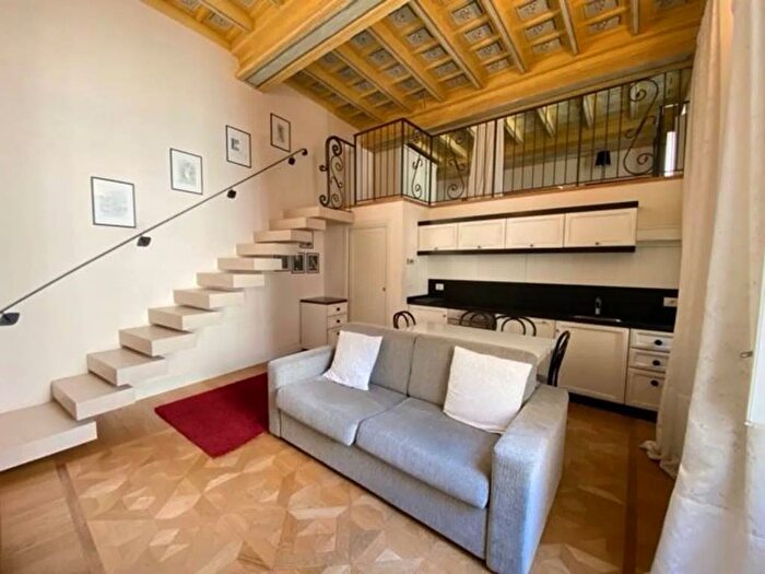 Appartamento bilocale in affitto in Piazza Santo Stefano, Missori, Milano