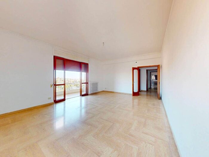 Appartamento quadrilocale in affitto in Via Merine, Lecce