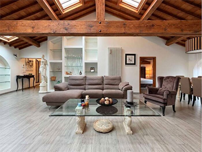 Appartamento con 5 locali in affitto in Porta al Prato San Jacopino, Firenze