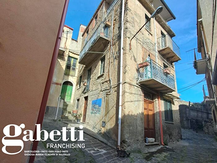 Casa trilocale in vendita in Via Gorgone, San Piero Patti