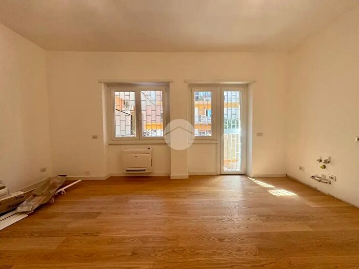Appartamento trilocale in vendita in Via Portuense, Roma