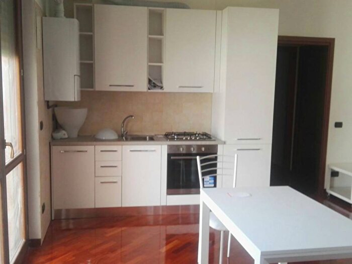 Appartamento trilocale in affitto in Via Gabriele Falloppio, Casoretto, Milano