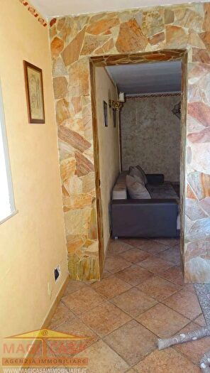 Appartamento trilocale in vendita in Camporotondo Etneo