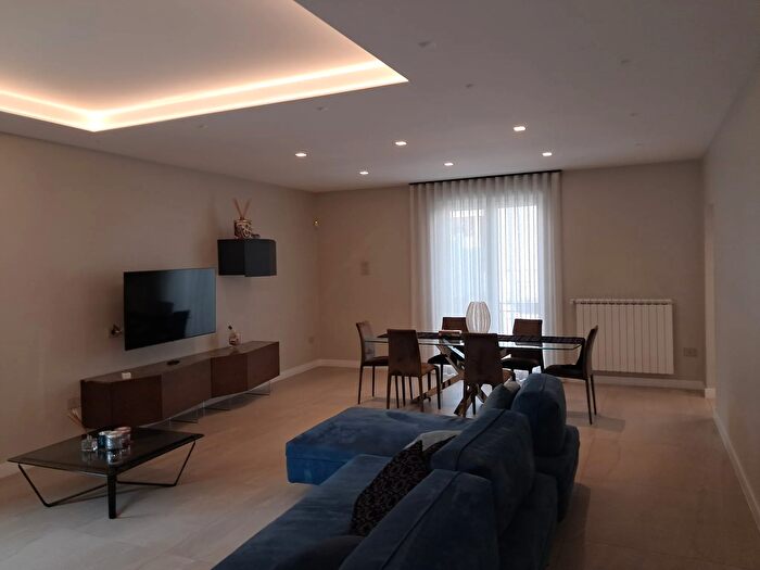 Appartamento con 5 locali in vendita in Via Barletta, Andria