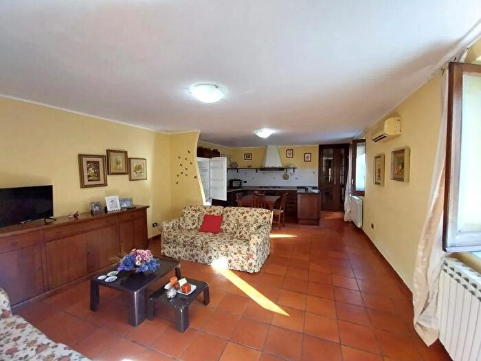 Appartamento con 5 locali in vendita in Bonifati