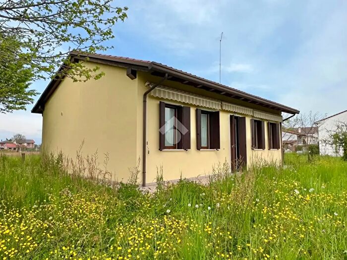 Casa trilocale in vendita in Via Piave, Resana