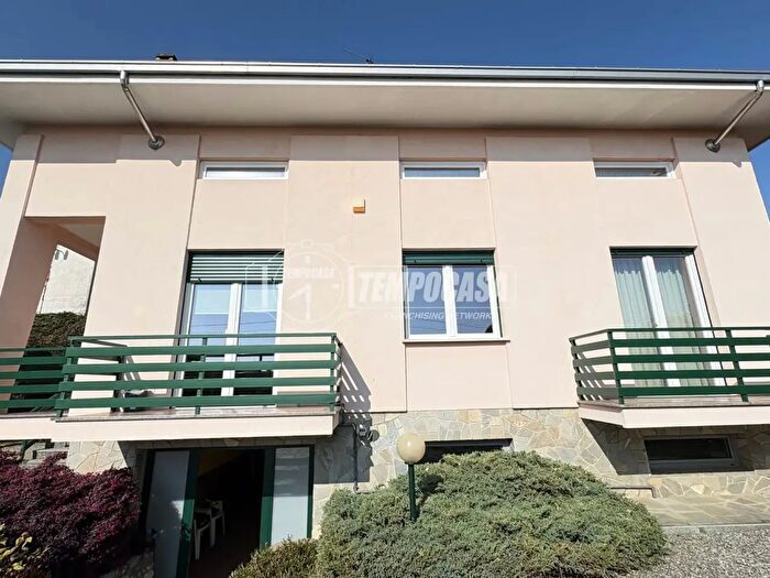 Casa con 5 locali in vendita in Via Giuseppe Garibaldi, Vigliano Biellese
