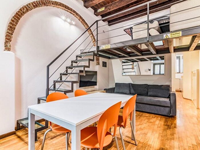 Appartamento trilocale in affitto in Via Gaudenzio Ferrari, Corso Genova, Milano