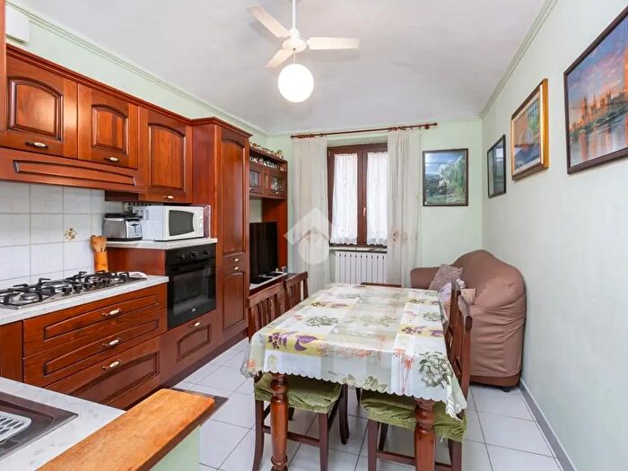 Appartamento quadrilocale in vendita in Via Cossila, Torino