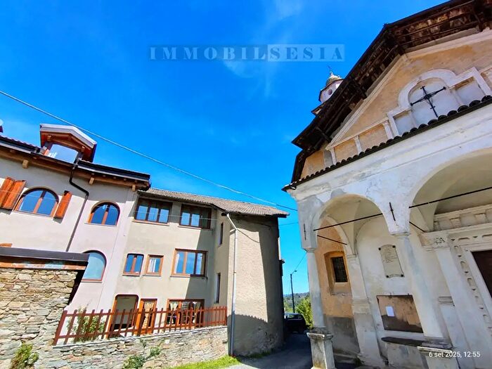 Casa con 10 locali in vendita in Frazione Colma, Valduggia