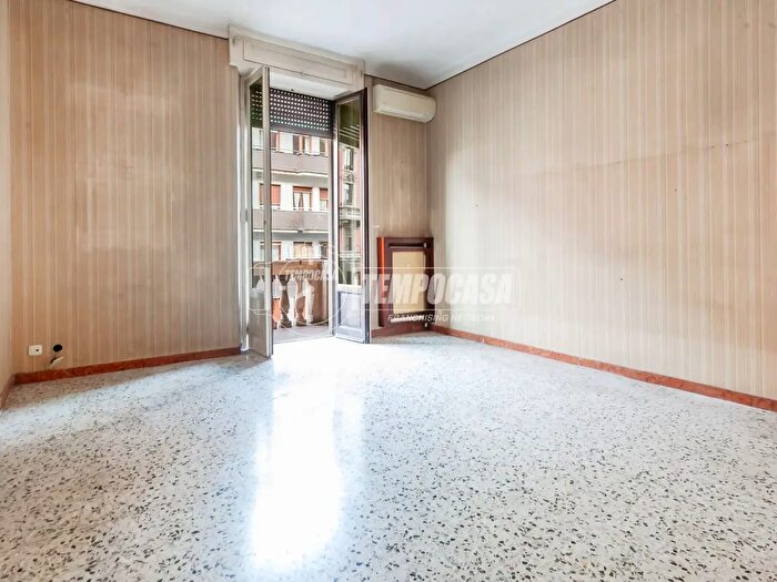 Appartamento trilocale in vendita in Via Luigi Federico Menabrea, Milano