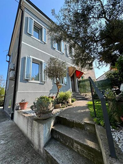 Casa con 6 locali in vendita in Este, Este